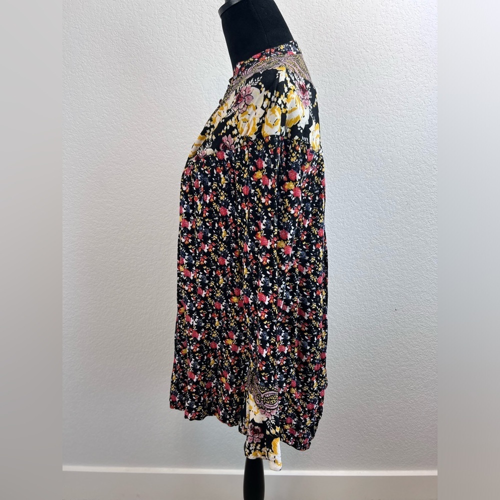 Free People Wildflower Fields Henley Top Size Small - Picture 3 of 9